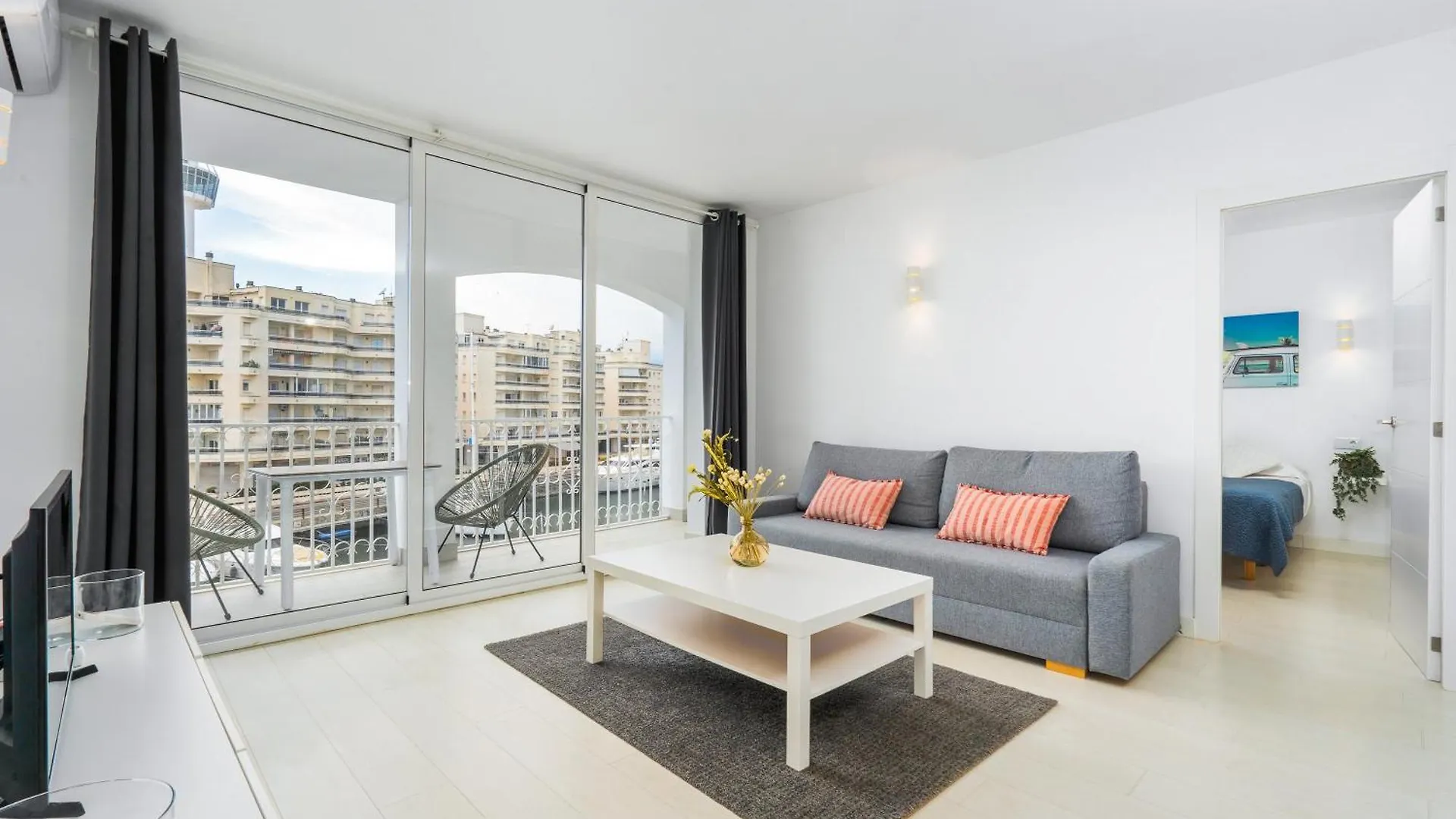 Apartamento Frente Al Canal Con Terraza エンプリアブラバ 0*,